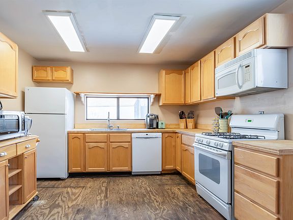 4th image of 111 Coburn Woods Avenue #64