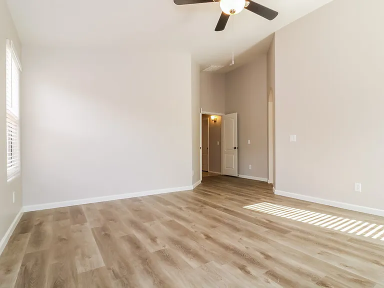 13625 W Lisbon Ln — Photo 14