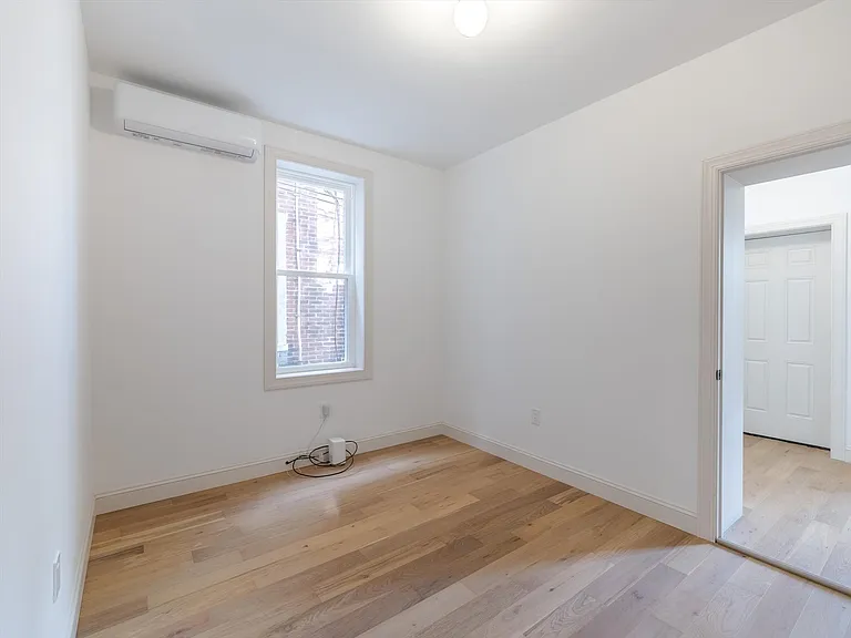 413 S 51st St #1 — Photo 6
