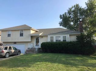 1203 Lee Ln, Raymore, MO 64083