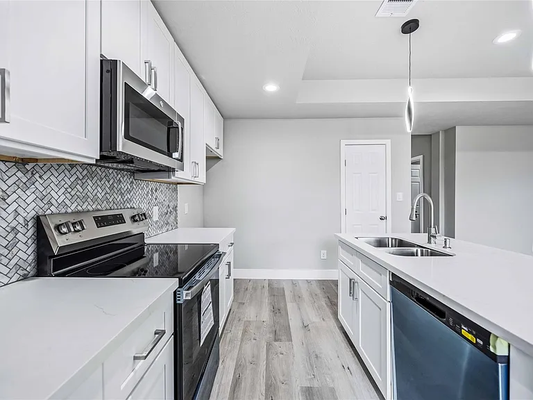 8512 Farqueson St — Photo 11