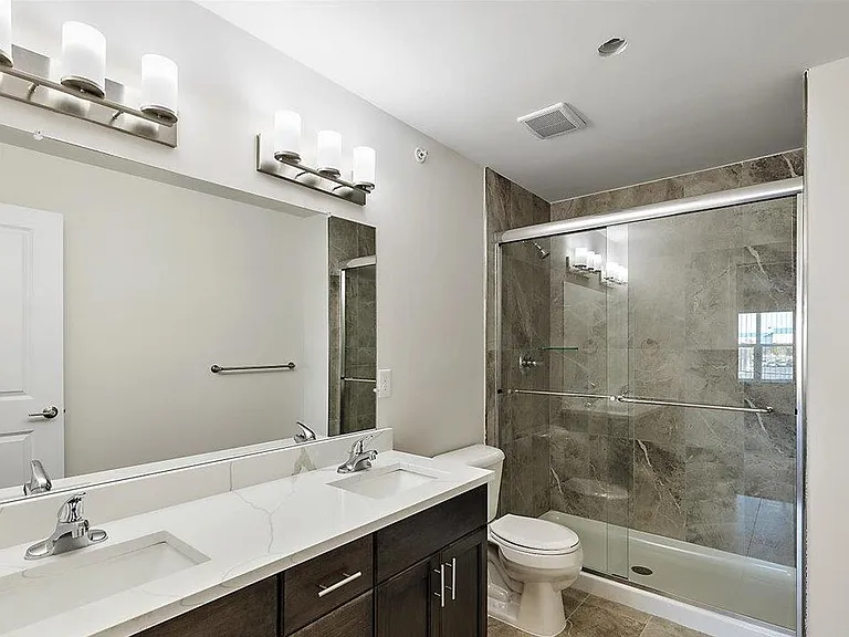 8292 Heywood Cir — Photo 8