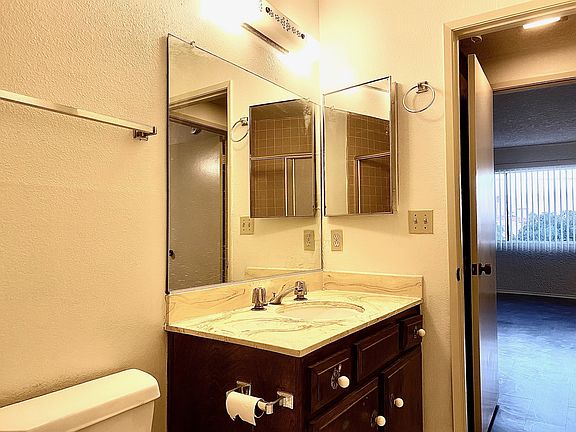Bathroom - angle 2