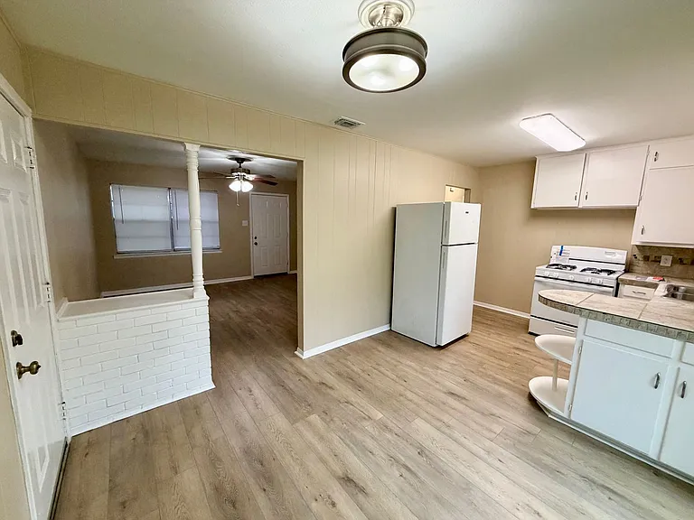 320 S Rita St — Photo 4