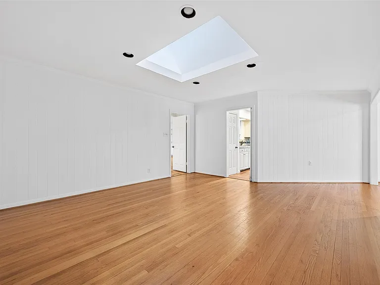 5643 Piping Rock Ln — Photo 15