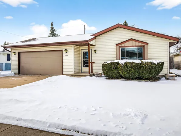 1377 Inverness Ln, Neenah, WI 54956