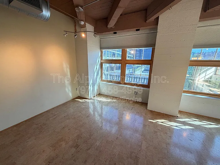 1420 NW Lovejoy St #414 — Photo 31