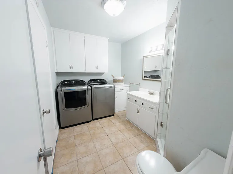 2432 NW 52nd St — Photo 21