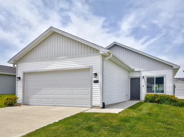 2317 Legacy Dr, Norwalk, IA 50211