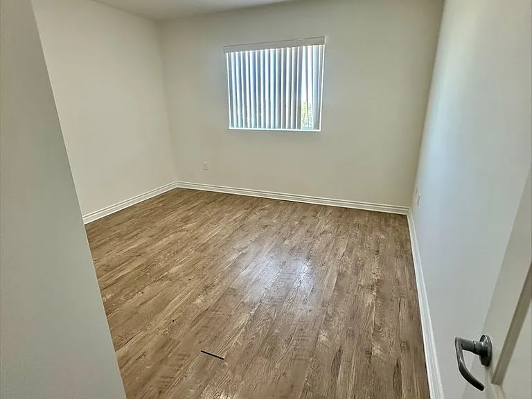 Yaya Nordhoff Apartments — Photo 8