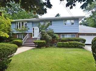 1832 Ada Pl, Merrick, NY 11566