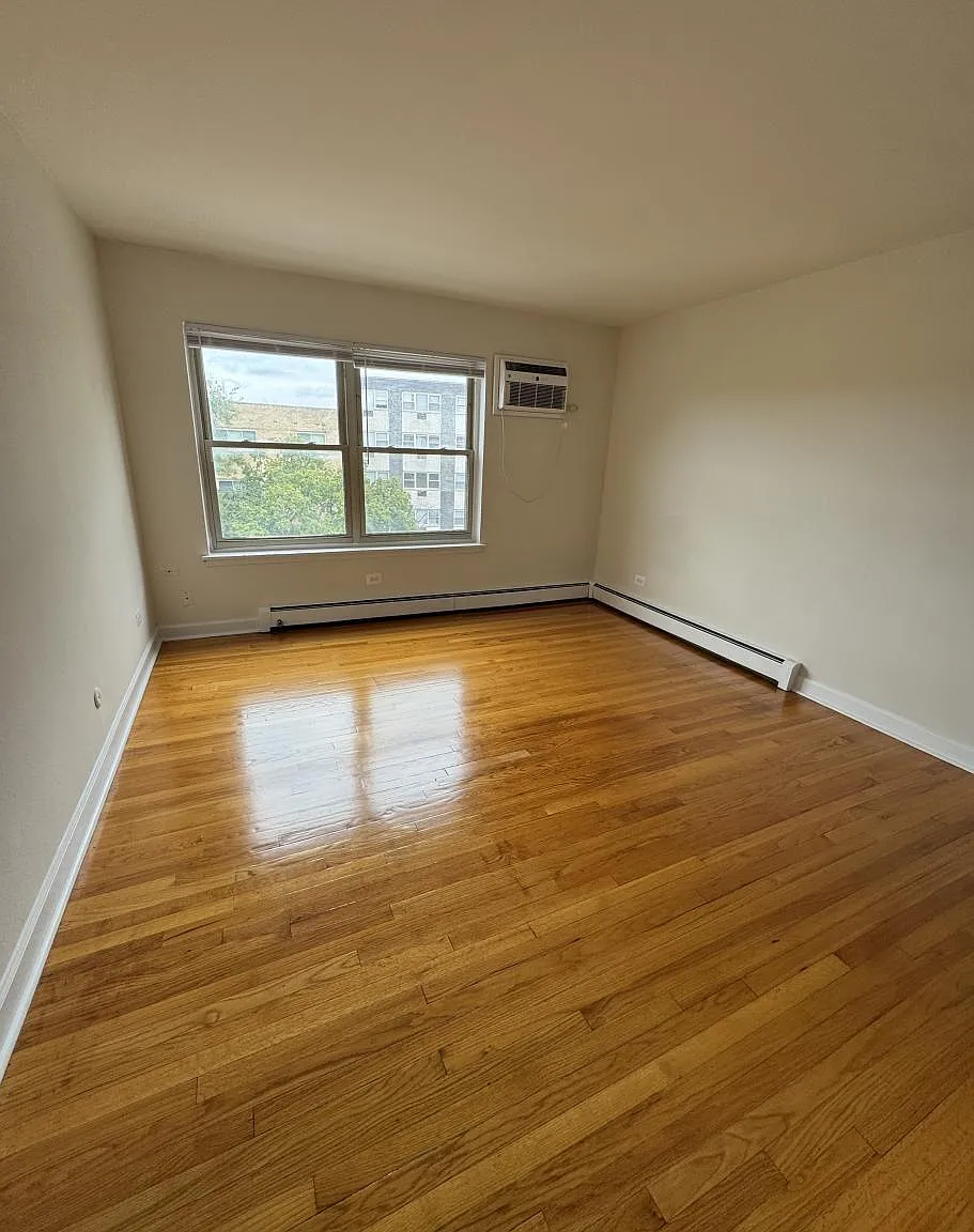6830 North Sheridan Road #266 — Photo 3