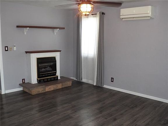 3rd image of 567 Pitt St