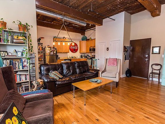 5th image of 21 E Columbia Ave APT 205