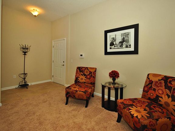 4th image of 201 Larkin Pl Unit 104