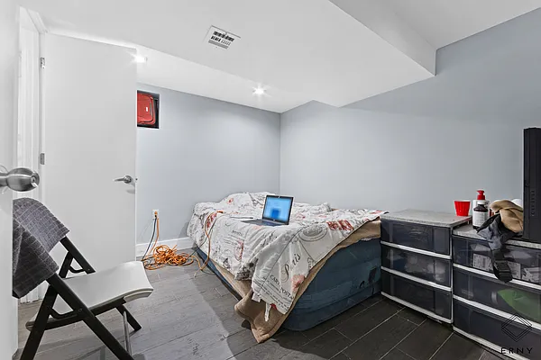 Rented by ERNY LLC | media 13