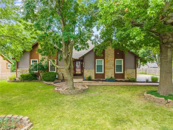 1514 NE Florence Ave, Lees Summit, MO 64086