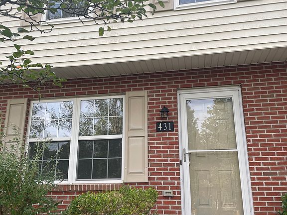 3rd image of 431 Ridgefield Ave