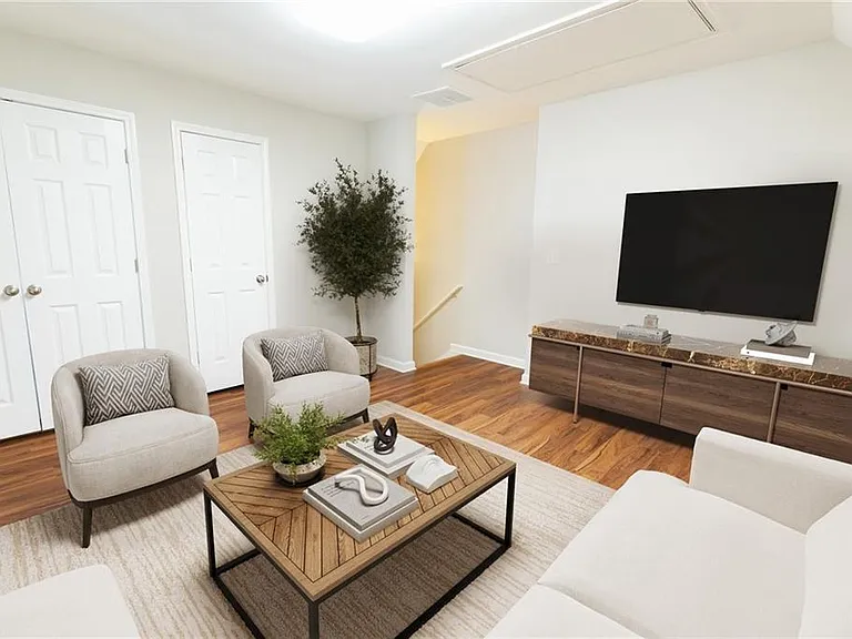 1099 Smith St SW #B — Photo 14