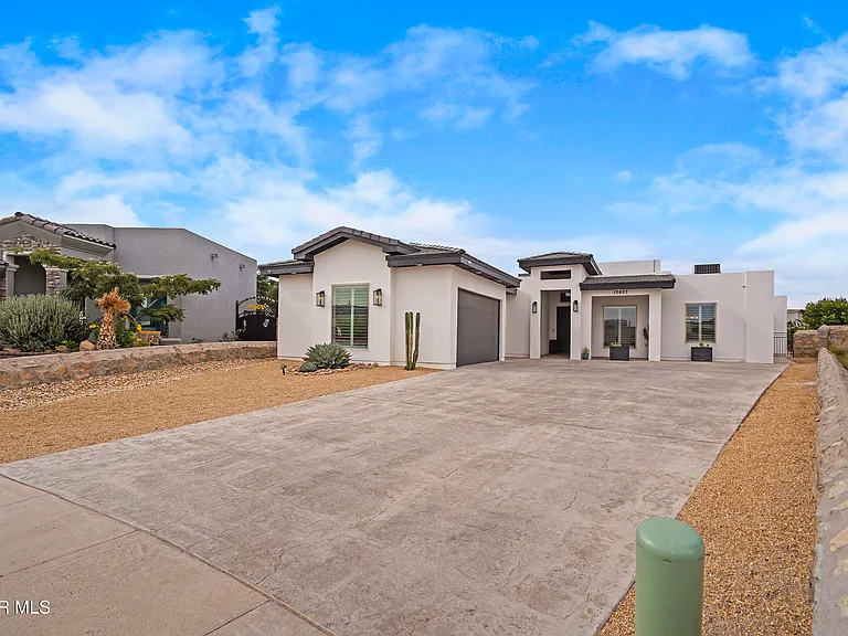 13637 Chepstow Ct — Photo 2