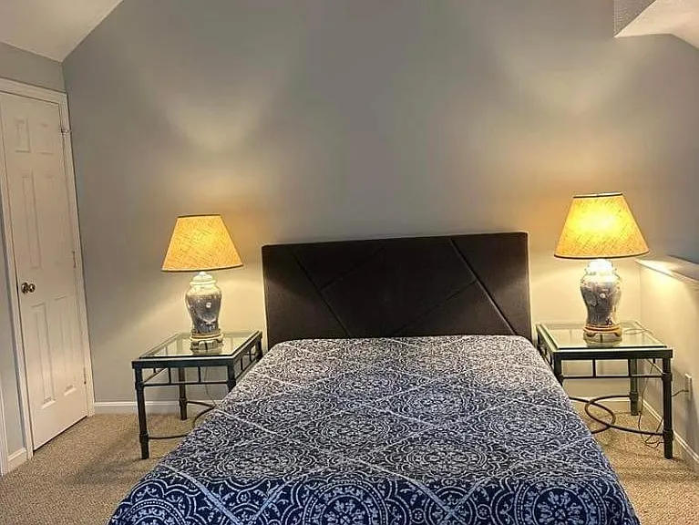 Howland Cir — Photo 1
