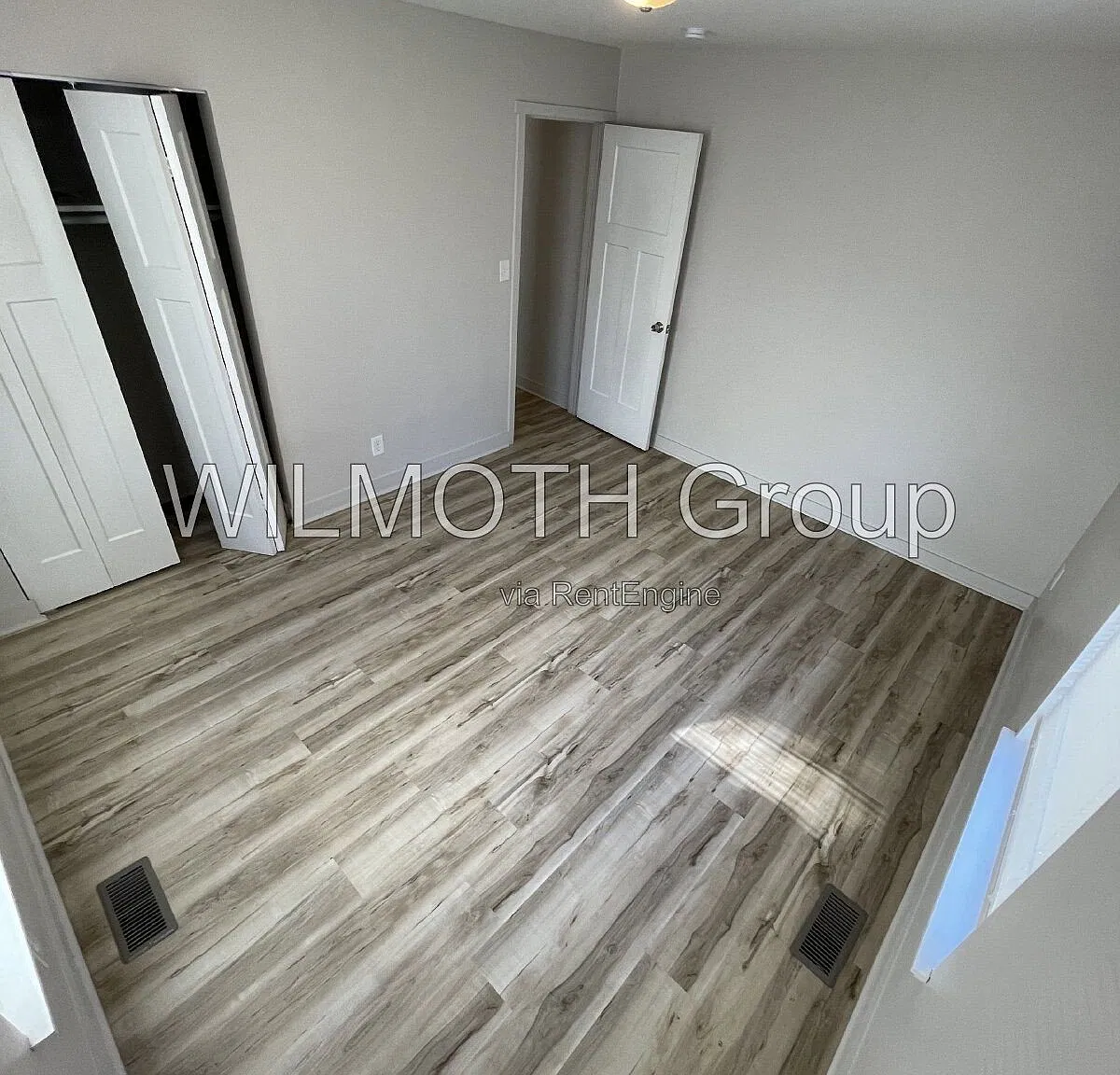 2 bed, 1.0 bath, 930 sqft, $1,595 — Photo 2