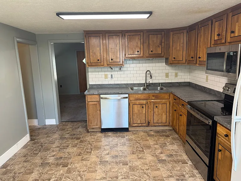 506 N Grand Ave — Photo 17