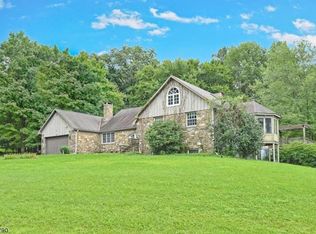 79 Bull Run Rd, Glen Gardner, NJ 08826
