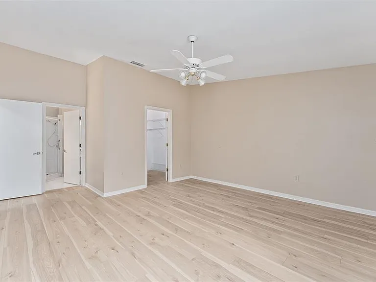 3725 NW 58th Pl — Photo 9