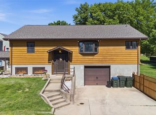 208 N Library St, Waterloo, IL 62298