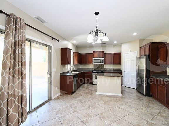 4th image of 2210 W Marconi Ave