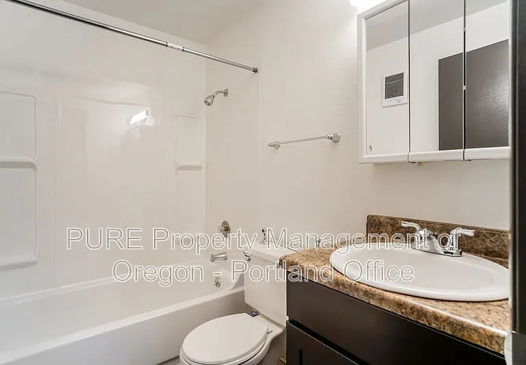 Parkway Garden — Photo 14