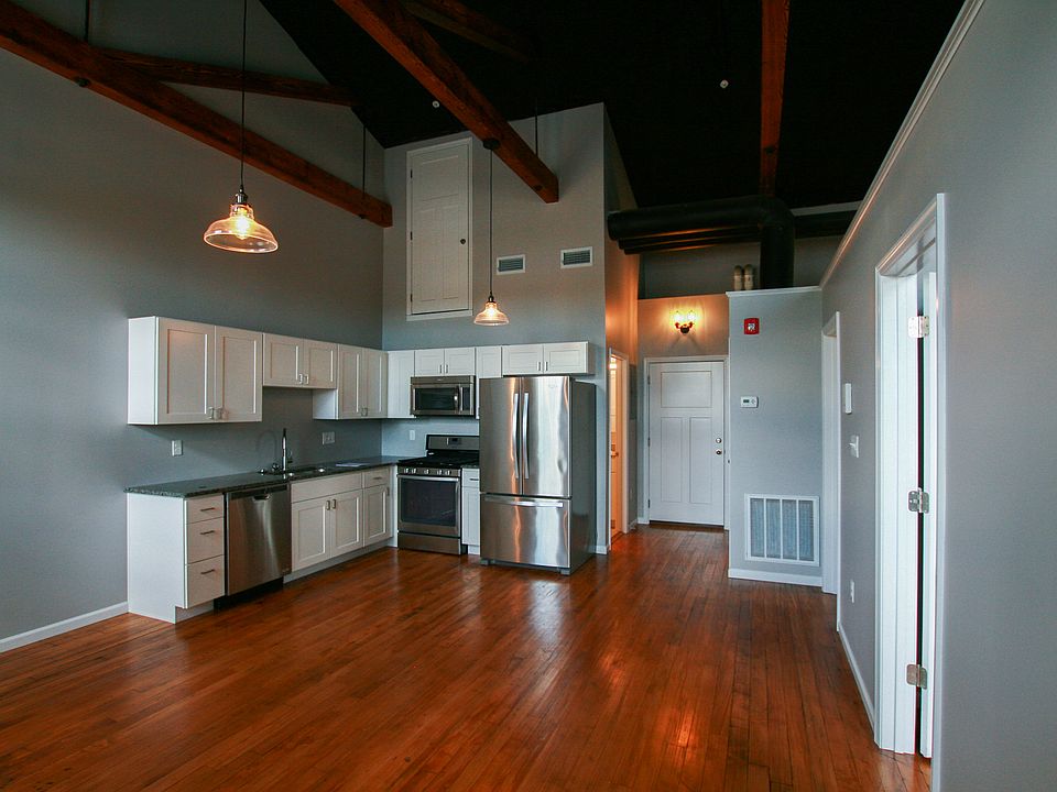 1st image of 632 N College St #307