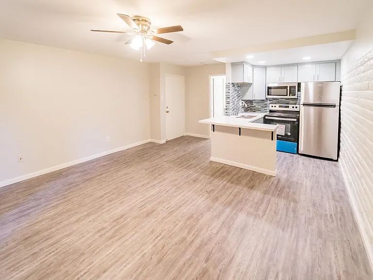 240 Iron Dr — Photo 5