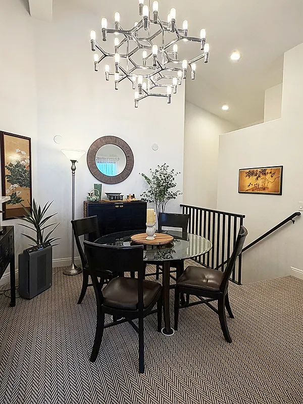 5572 Renaissance Ave — Photo 4