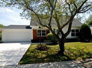 555 Exmoor Rd, Elk Grove Village, IL 60007