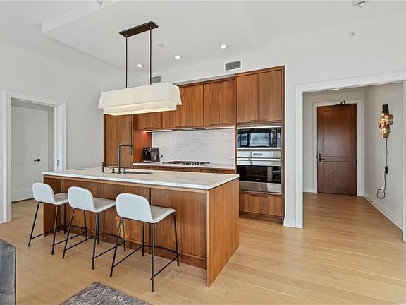 5th image of 1001 Julia St APT 11A