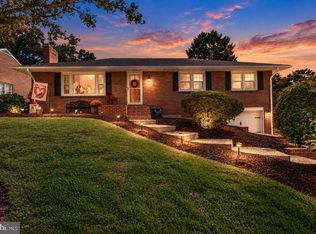 16821 Hampton Rd, Williamsport, MD 21795