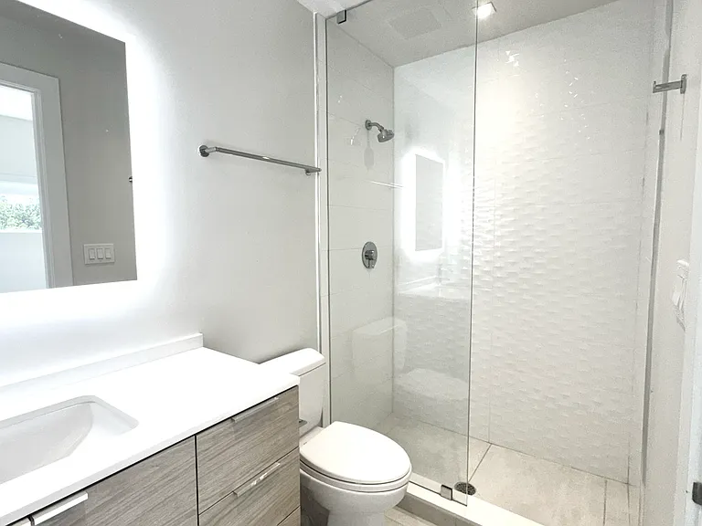 643 Jefferson Ave #9 — Photo 11