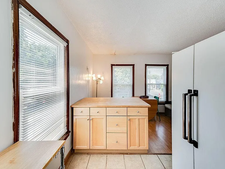 2501 Emerson Ave S #2 — Photo 7