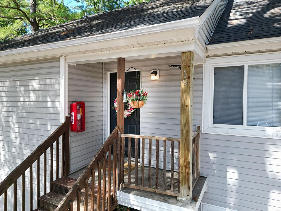 1st image of 19 Rudwick Cir