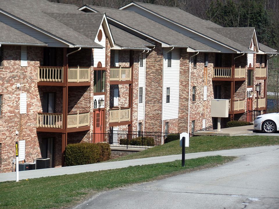 1st image of 114 Racquet Club Dr #407