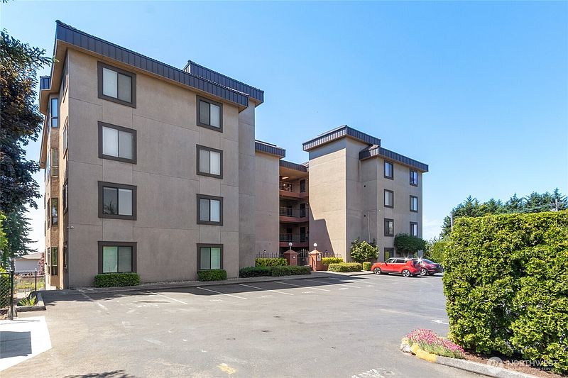 2nd image of 1902 Bridgeport Way W #106