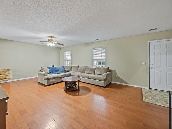 5th image of 113 Bainsbury Ln