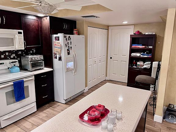 4th image of 702 Bradford Court