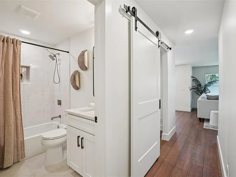 3123 W La Salle St — Photo 28