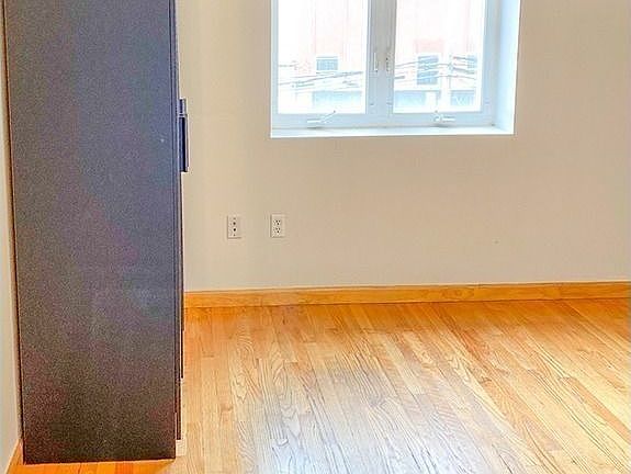 3rd image of 161 Jefferson St #2BF