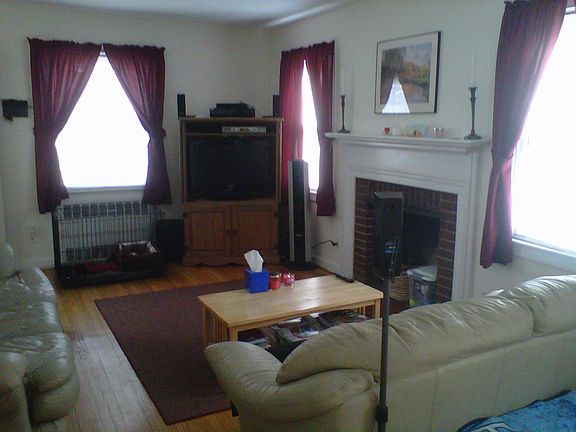 4th image of 35 S Hillside Ave