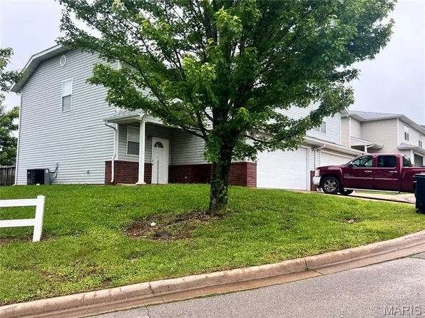 100 Hickory Ridge Dr #100 & 102, Saint Robert, MO 65584