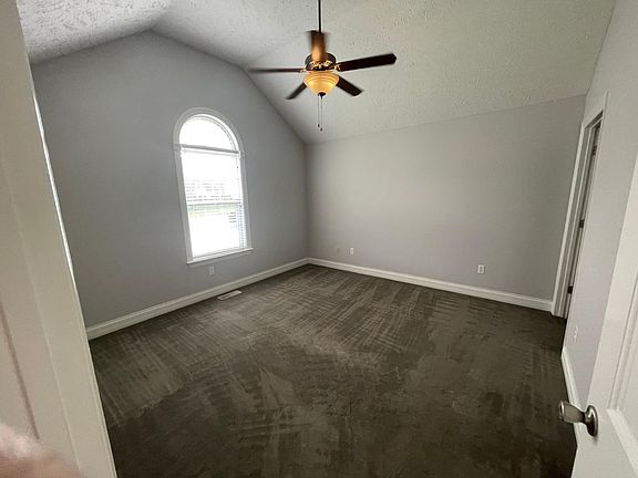 5th image of 102 Woodridge Dr